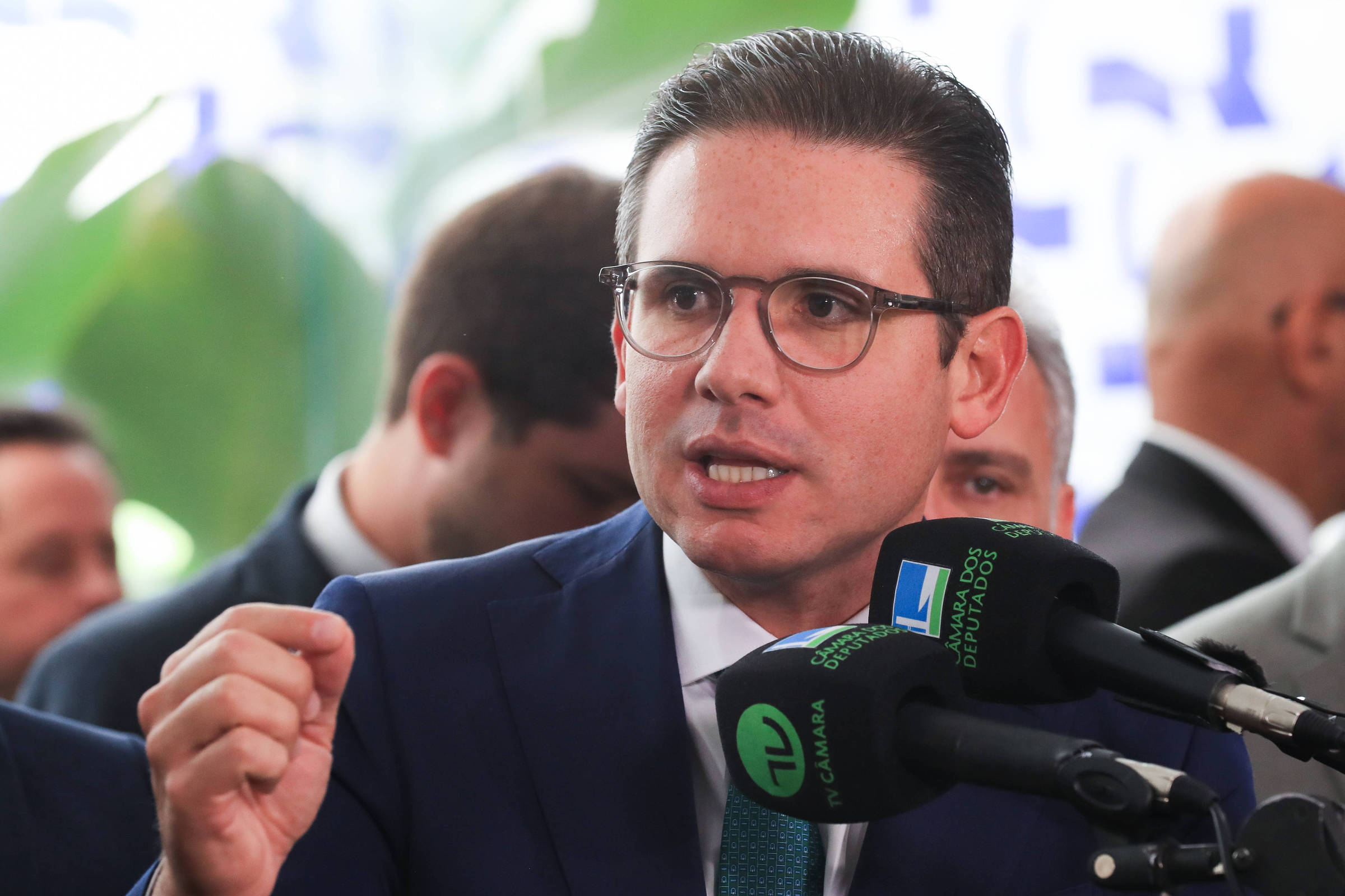 Congresso quer manter privilégios dos ricos e continuar roubando dinheiro da saúde