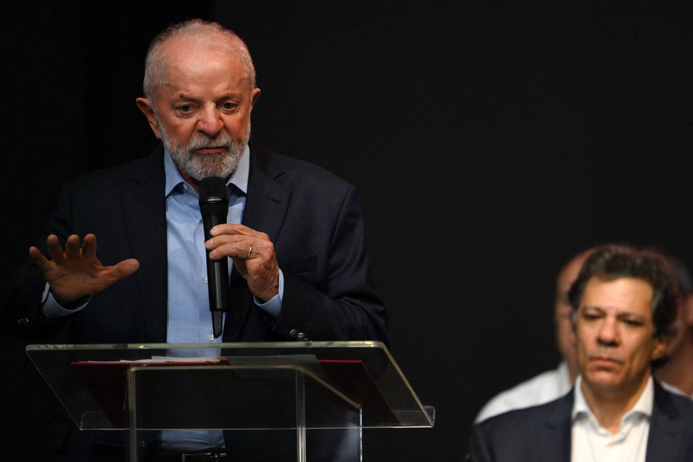 Lula 3 explica melhor favores com impostos, mas presidente também faz demagogia