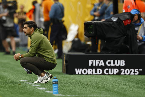 Soccer Football - FIFA Club World Cup - Group A - Palmeiras v FC Porto - MetLife Stadium, East Rutherford, New Jersey, U.S. - June 15, 2025 Palmeiras coach Abel Ferreira REUTERS/Susana Vera