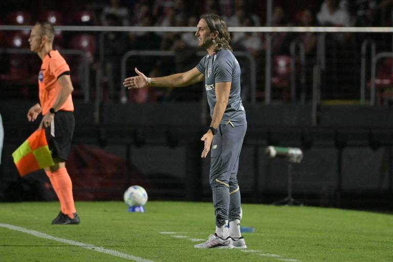 Zubeldía deixa o São Paulo após sequência de derrotas; Crespo é cotado para reassumir equipe