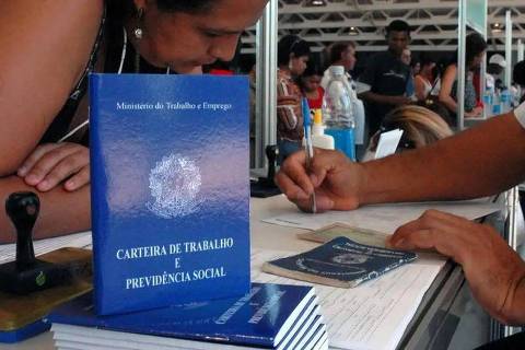 Trabalhar por conta própria é melhor que ter emprego para 59% dos brasileiros, mostra Datafolha
