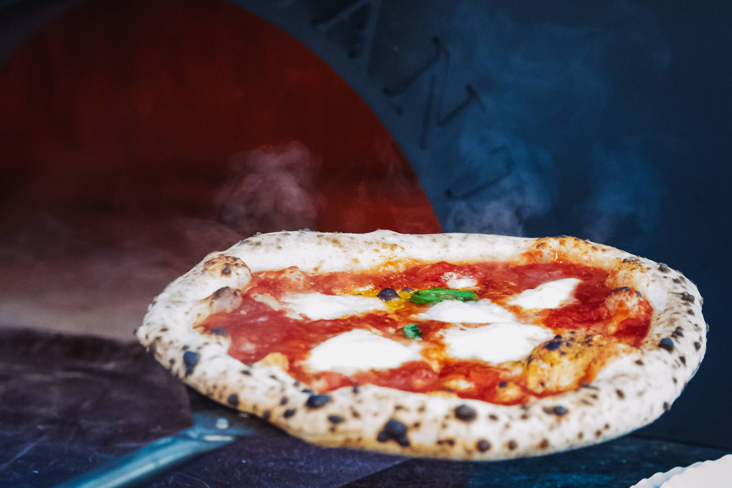 Como fazer a pizza perfeita (ou carbonizada) em apenas 1 minuto