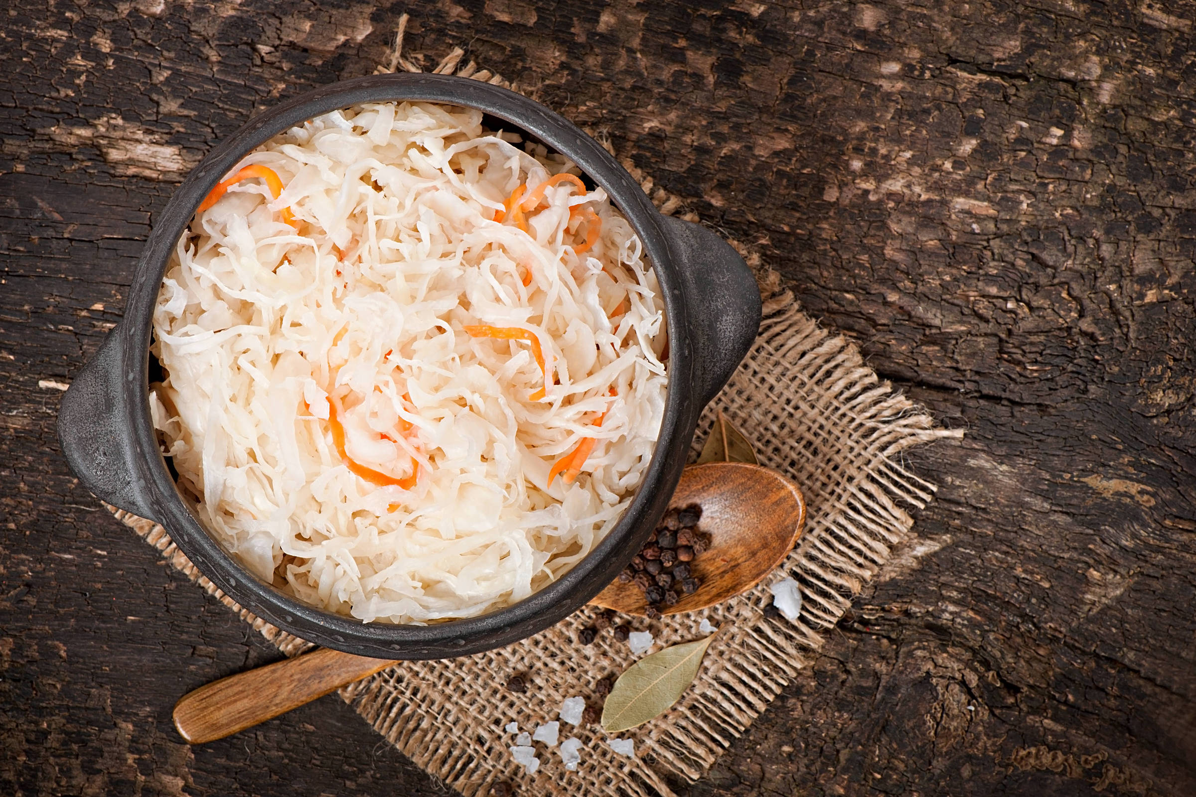 Por que você deveria comer mais chucrute e outros alimentos fermentados