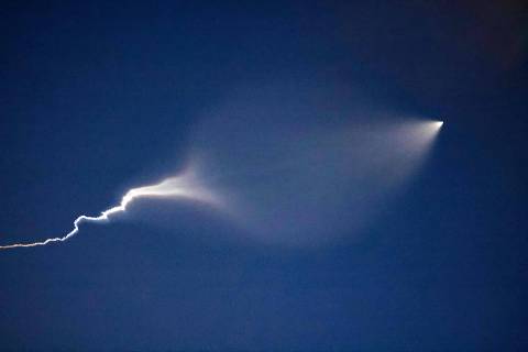 TOPSHOT - A missile is fired from Iran toward Israel on June 18, 2025, on the sixth day of fighting between the two foes. (Photo by ATTA KENARE / AFP) ORG XMIT: AK4714
