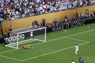 Real Madrid CF v Al Hilal: Group H - FIFA Club World Cup 2025