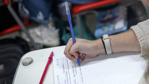 SÃO PAULO, SP, 29/04/2025 - Folha Estudantes vai abordar como vestibulares, como os da USP e da Unicamp, estão adaptando suas provas para a geração de candidatos menos focada e com mais dificuldade de concentração.  Alunos do Cursinho Oficina do Estudante, em Campinas, em aula prepapatoria de historia para o vestibular.(Felipe Iruatã/Folhapress)*** Exclusivo Folha de São Paulo***