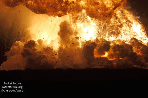 Flames rise as a SpaceX rocket explodes in Brownsville, Texas, U.S., June 18, 2025, in this screengrab obtained from a social media video. TheRocketFuture via X/via REUTERS  THIS IMAGE HAS BEEN SUPPLIED BY A THIRD PARTY. MANDATORY CREDIT. NO RESALES. NO ARCHIVES. NO NEW USES AFTER JUNE 22, 2025, 23:59 GMT ORG XMIT: GPD
