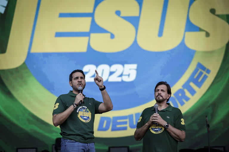 Enviado de Lula à Marcha para Jesus em SP recebe afago de apóstolo e não menciona petista