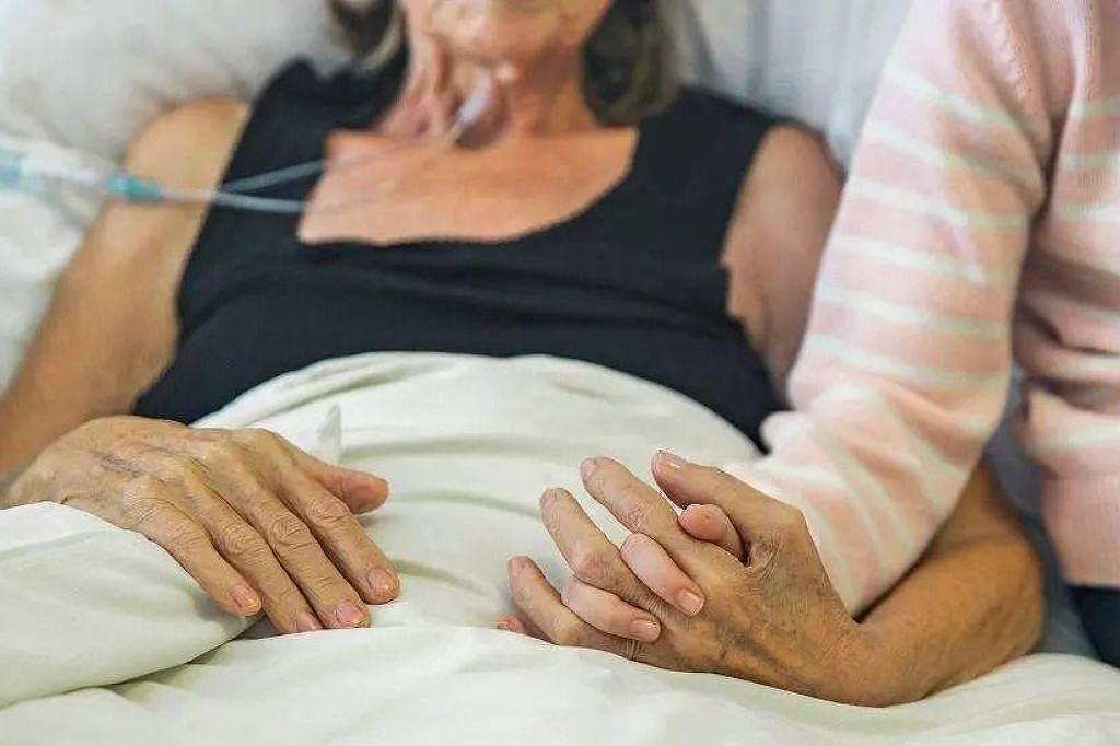 Parlamentares britânicos aprovam legalizar morte assistida