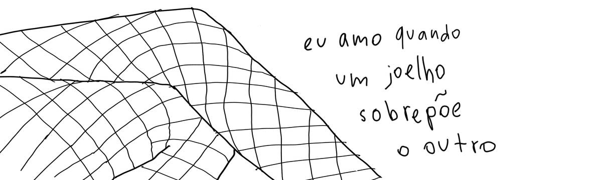 A tirinha em preto e branco de Estela May, publicada em 21/06/25, traz pernas cruzadas usando uma meia calça quadriculada. À direita da imagem, “eu amo quando um joelho sobrepõe o outro”.