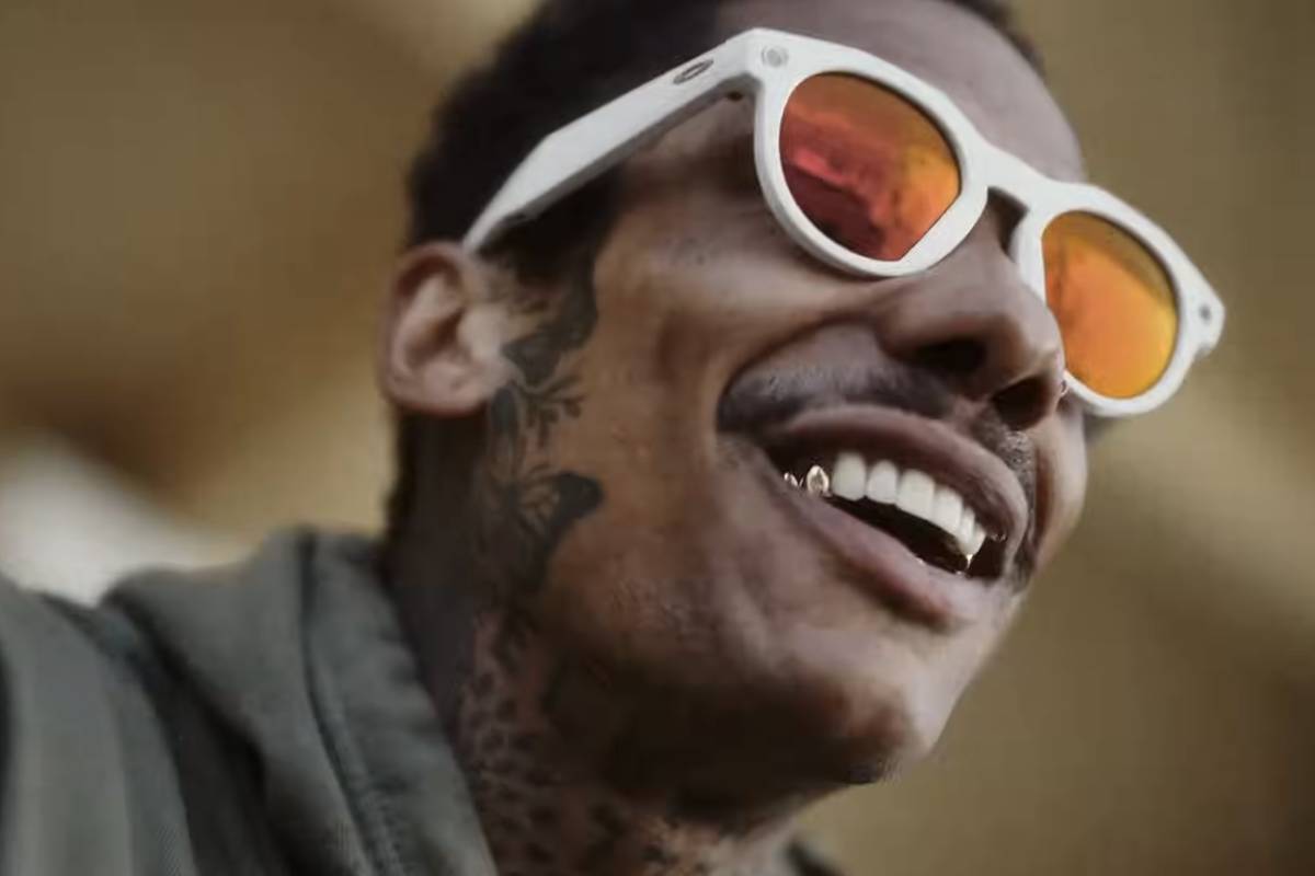 Meta e Oakley começam a vender óculos inteligentes no Brasil por R$ 3.459