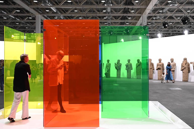 Art Basel, a mais importante feira de arte, experimenta clima de tensão política