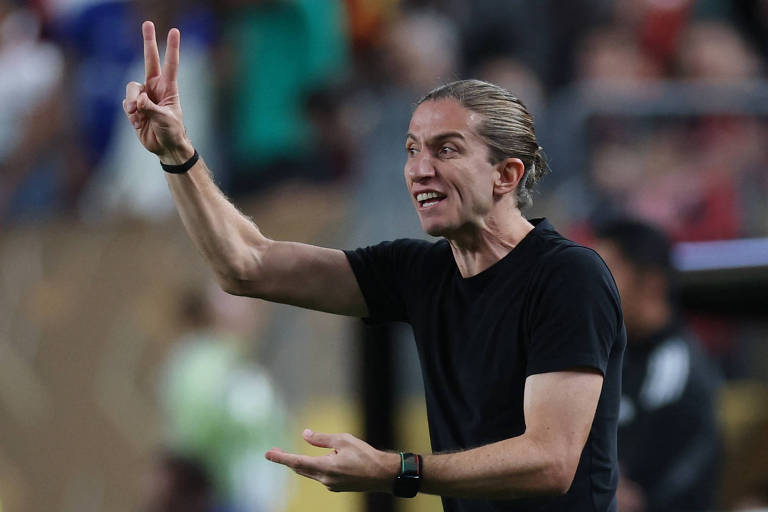 'Desobediente', Filipe Luís testou paciência de espanhol para virar técnico sensação