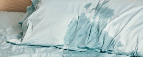 BC-WELL-PERIMENOPAUSE-ART-NYTSF  ?  Rumpled pale blue sheets on a bed are covered in sweat in Los Angeles on June 14, 2025. Sleeplessness is a common issue for women in midlife, but there are evidence-backed ways to address it. (Joyce Lee/The New York Times)  ? FOR USE ONLY WITH WELL STORY BC-WELL-PERIMENOPAUSE-ART-NYTSF BY ERICA SWEENEY. ALL OTHER USE PROHIBITED. ORG XMIT: XNYTS DIREITOS RESERVADOS. NÃO PUBLICAR SEM AUTORIZAÇÃO DO DETENTOR DOS DIREITOS AUTORAIS E DE IMAGEM