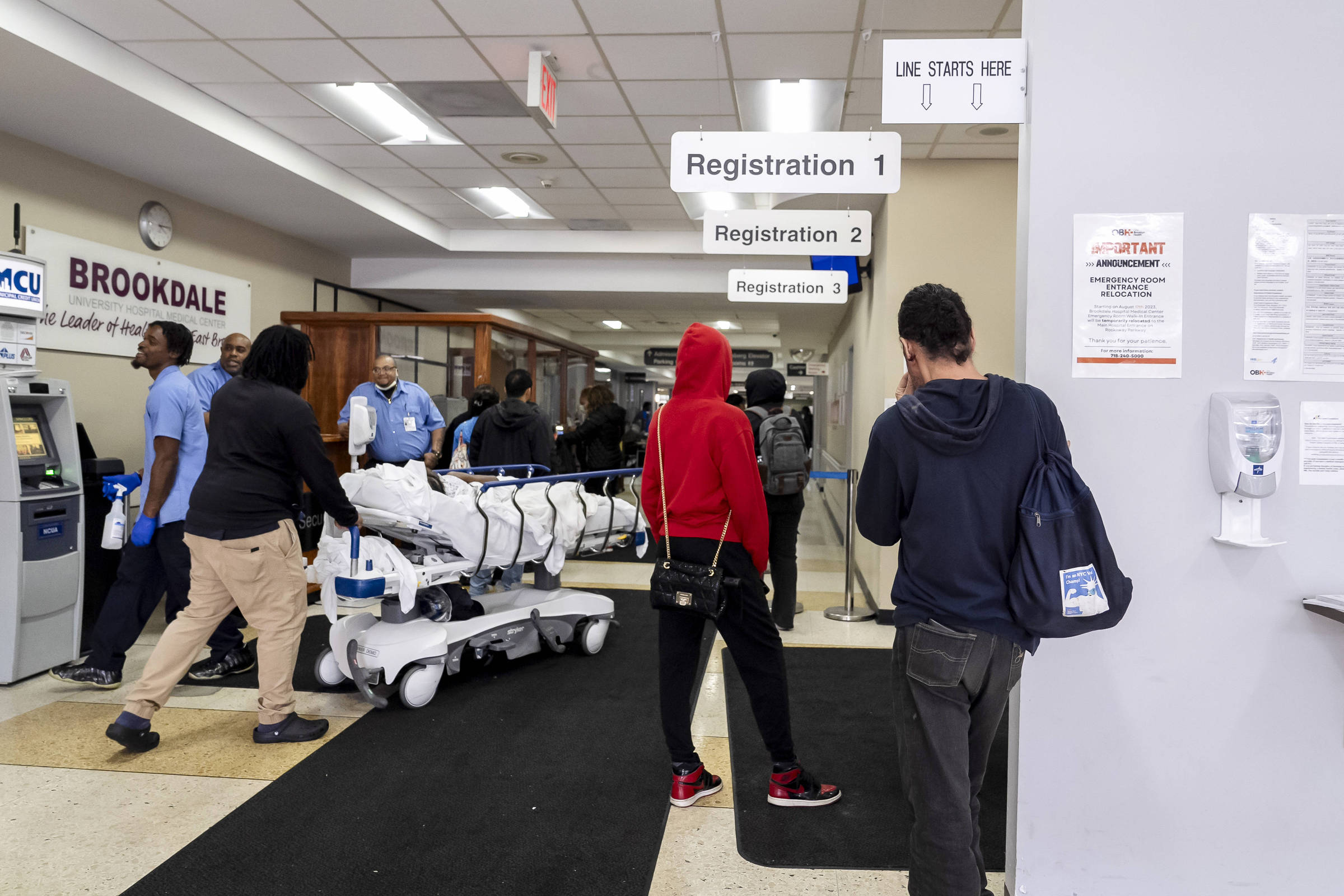 Restrições de viagem impostas por Trump impedem entrada de residentes em hospitais dos EUA