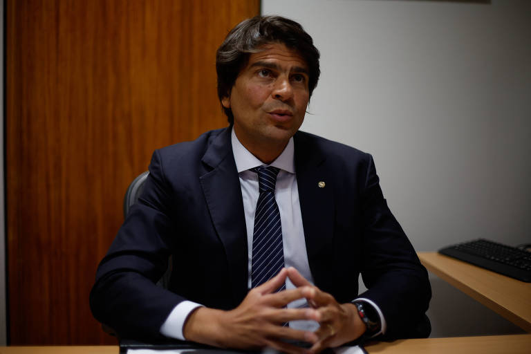Reforma administrativa deverá permitir contratação de servidor em níveis mais altos da carreira, diz relator