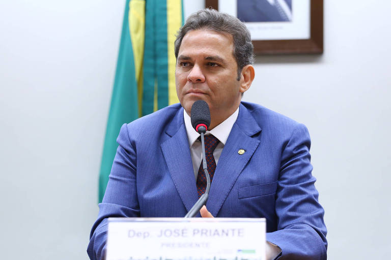 Relator propõe mudança em fundo habitacional para garantir programa de Lula de reforma de casas