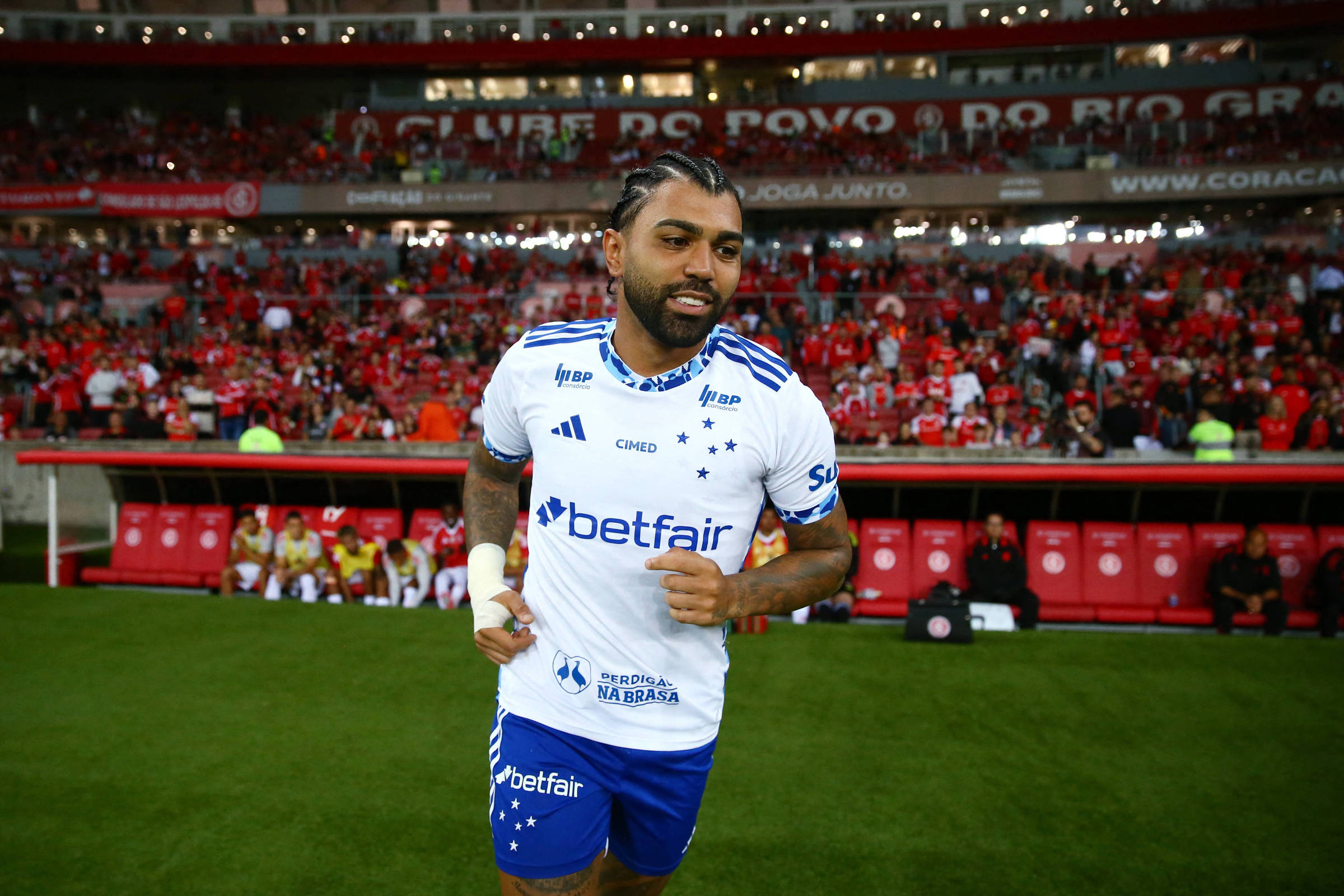 Polícia Civil desmantela esquema de fraude que desviava salários de jogadores de futebol
