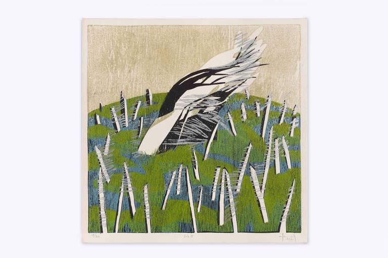 A imagem apresenta uma obra de arte abstrata com predominância de verde e branco. No centro, há uma forma que se assemelha a uma folha ou pluma, estilizada em branco e preto, emergindo de um fundo verde que representa um campo ou grama. O fundo é texturizado, com linhas que sugerem movimento e profundidade, enquanto formas brancas e finas se destacam, criando um contraste visual interessante.