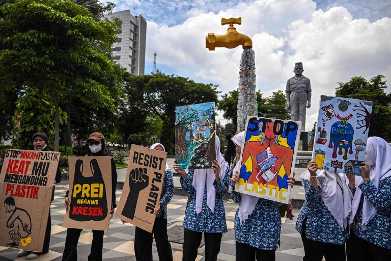 Quase 300 empresas pedem regras padronizadas e fortes para combate à poluição plástica