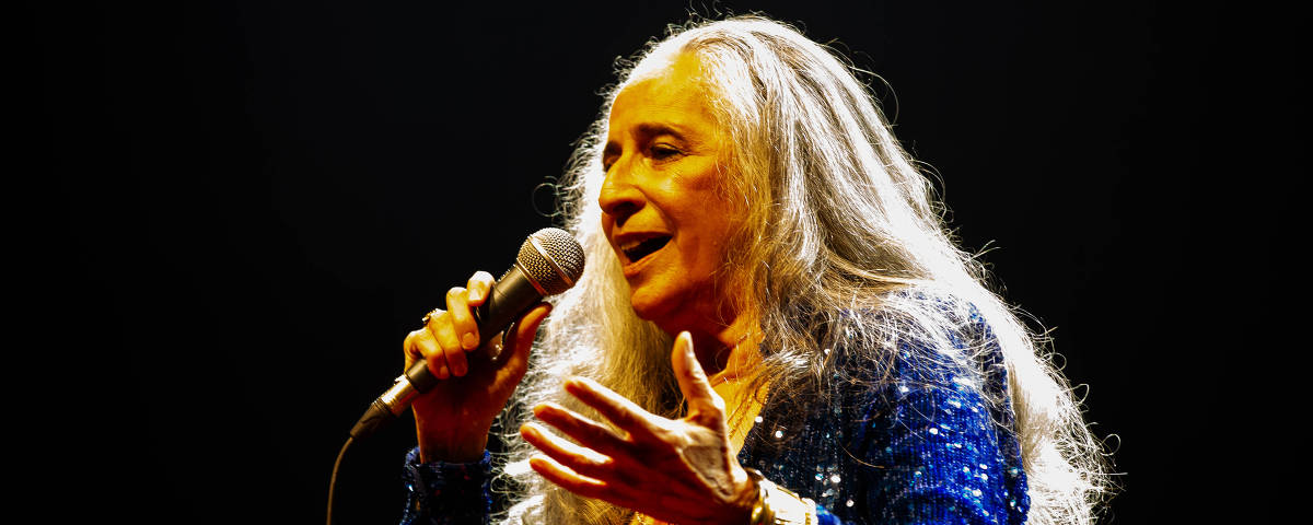 SÃO PAULO, SP, 09.03.2024: MARIA BETHÂNIA - A cantora se Maria Bethânia se apresenta durante show de encerramento da turnê 'Fevereiro', realizado no Espaço Unimed. (Foto: Adriano Vizoni/Folhapress) 