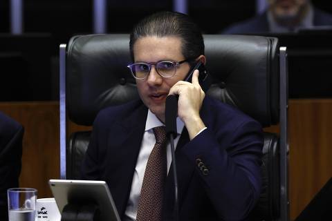 Motta acumula atritos com Lula e bolsonaristas e vira alvo até de aliados no 1º semestre à frente da Câmara