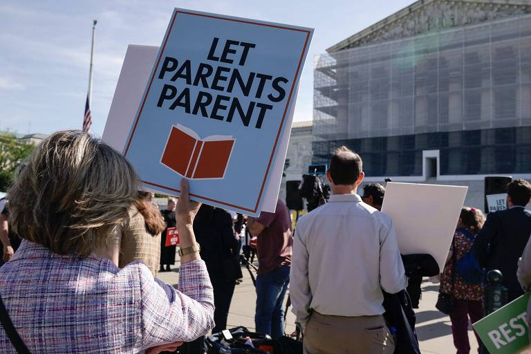 Suprema Corte dos EUA decide que pais podem tirar filhos de aulas com livros que tenham conteúdo LGBT+