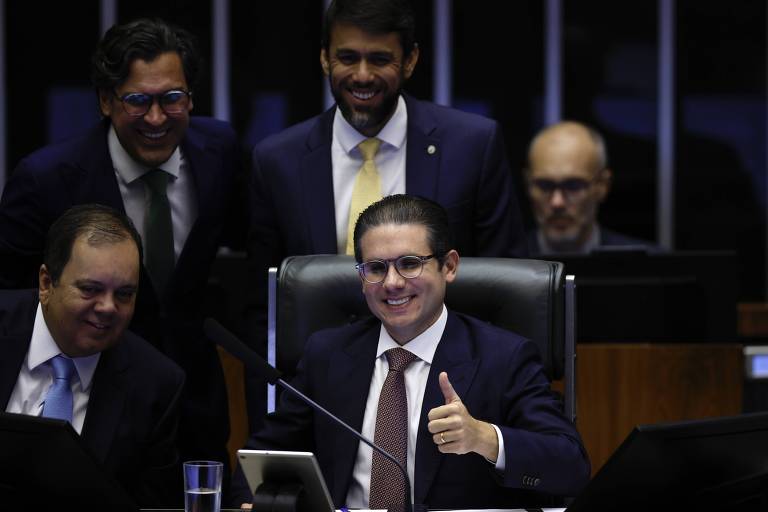 Motta libera oposição e centrão para evento com Lula, mas deputados faltam