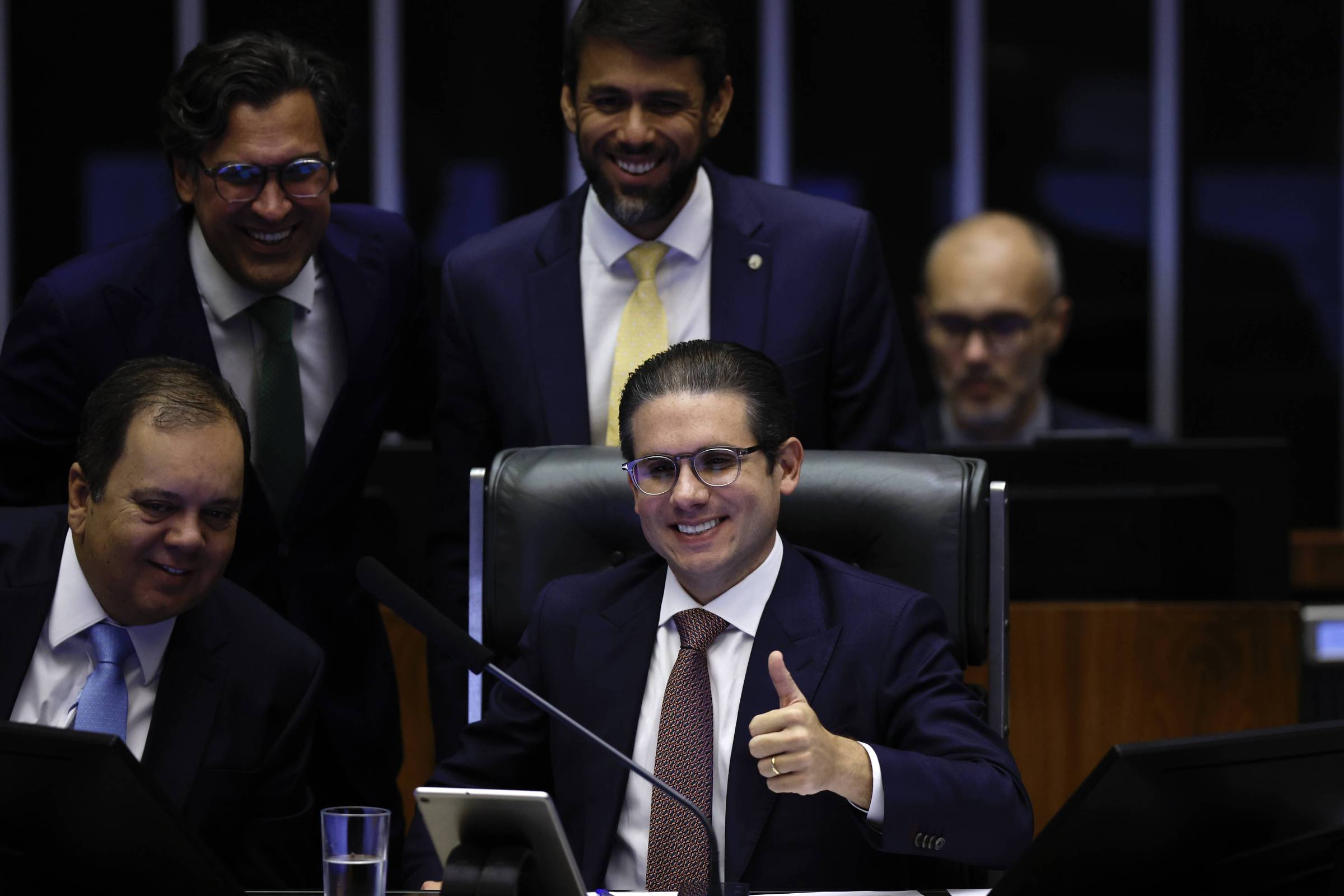 Motta libera oposição e centrão para evento com Lula, mas deputados faltam