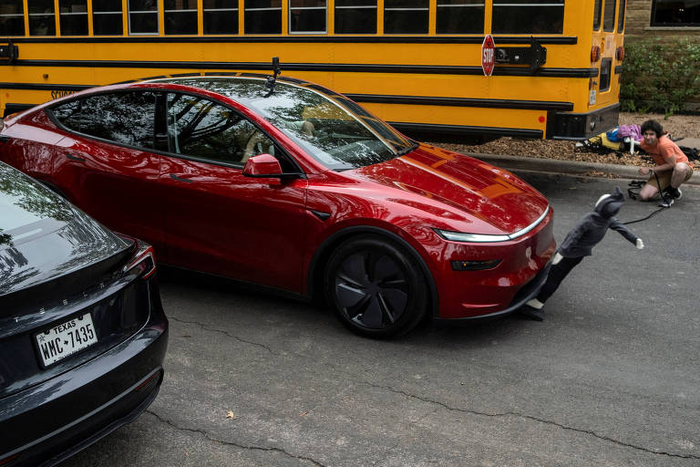 Sonho do robotáxi de US$ 800 bilhões da Tesla está finalmente virando realidade