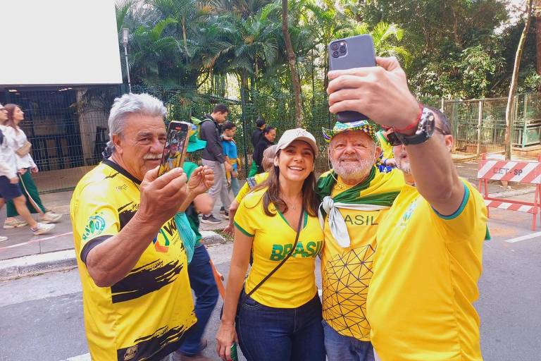 Sósia de Lula é assediado por bolsonaristas em ato na avenida Paulista; veja vídeo