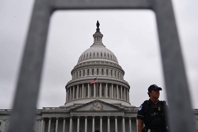Projeto de gastos e corte de impostos de Trump avança no Senado dos EUA