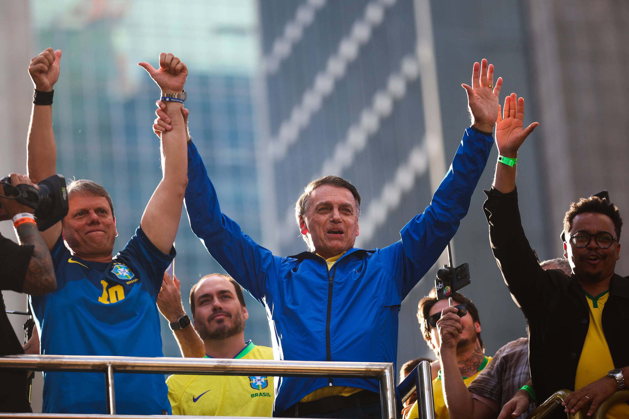 Tarcísio enforca agenda da tarde e vai a Brasília para ver Bolsonaro após tarifaço de Trump