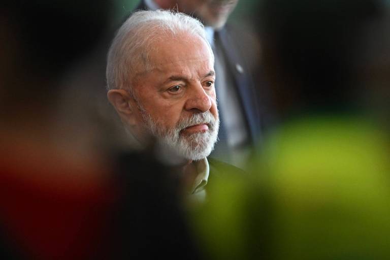 Lula é 'incoerente no exterior' e 'impopular no Brasil', diz revista britânica The Economist