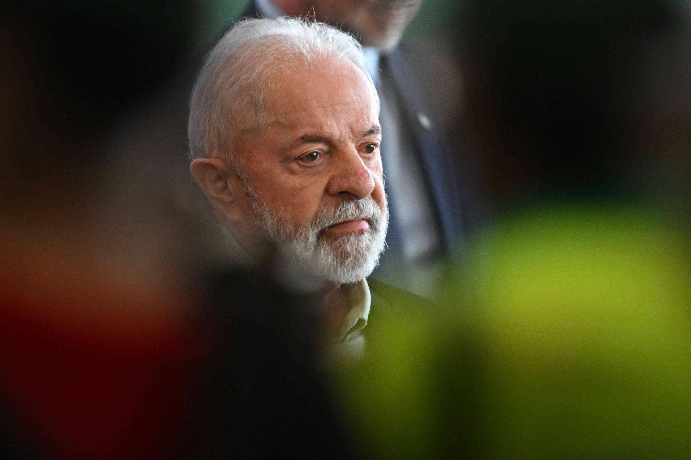 Lula é 'incoerente no exterior' e 'impopular no Brasil', diz revista britânica The Economist