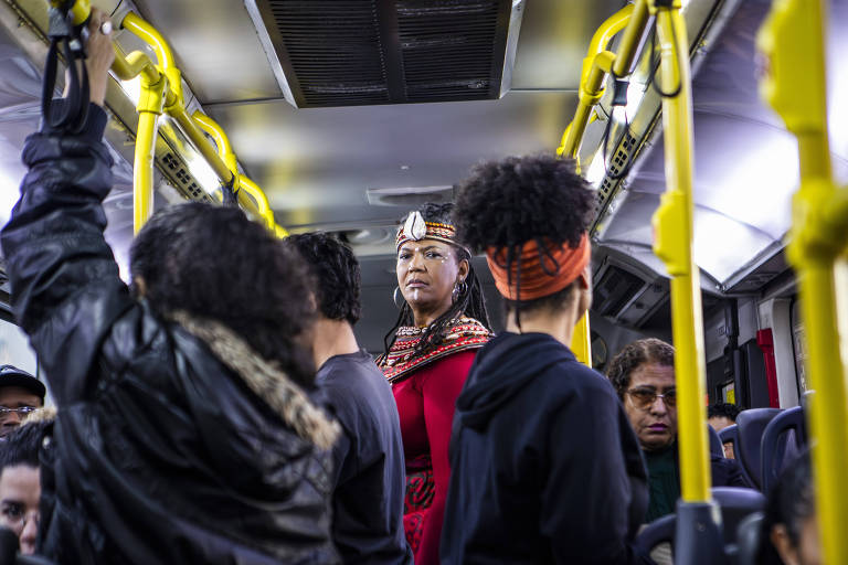 Grupo teatral denuncia exclusão social em peça inspirada em Rosa Parks