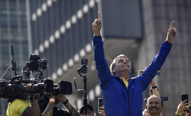 Bolsonaro cancela participação em evento do PL e diz que crise de soluços e vômitos o impede de falar