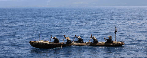 In a photo provided by National Museum of Nature and Science, Tokyo shows, researchers crafted a replica of a Paleolithic canoe and set out from Taiwan in 2019 to examine how ancient humans managed to reach islands such as Okinawa without maps or metal tools. Japanese researchers turned to Òexperimental archaeologyÓ to study how ancient humans navigated powerful ocean currents and migrated offshore. (National Museum of Nature and Science, Tokyo via The New York Times) -- NO SALES; FOR EDITORIAL USE ONLY WITH NYT STORY ANCIENT CANOE VOYAGE BY FRANZ LIDZ FOR JUNE 25, 2025. ALL OTHER USE PROHIBITED. -- ORG XMIT: XNYT0993 DIREITOS RESERVADOS. NÃO PUBLICAR SEM AUTORIZAÇÃO DO DETENTOR DOS DIREITOS AUTORAIS E DE IMAGEM