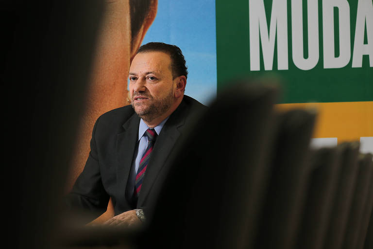 Novo presidente do PT teve proximidade com empreiteiros e se livrou de processos na Lava Jato