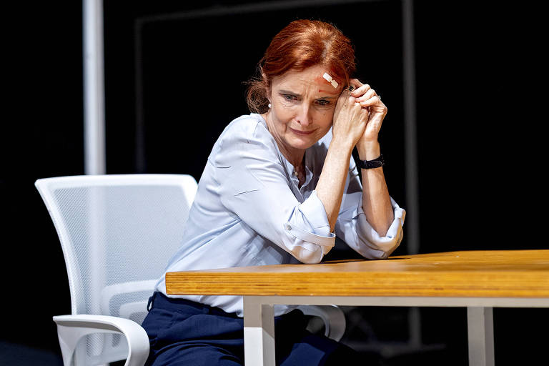 'A Médica' investiga como redes sociais amplificam preconceito