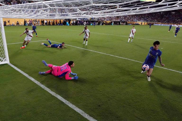 Copa de Clubes chega às quartas com 3,1 gols por jogo e brasileiros em destaque