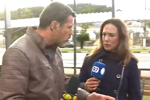 Ao vivo no Cidade Alerta: repórter da Record é agredida durante entrevista com mãe de adolescentes desaparecidas