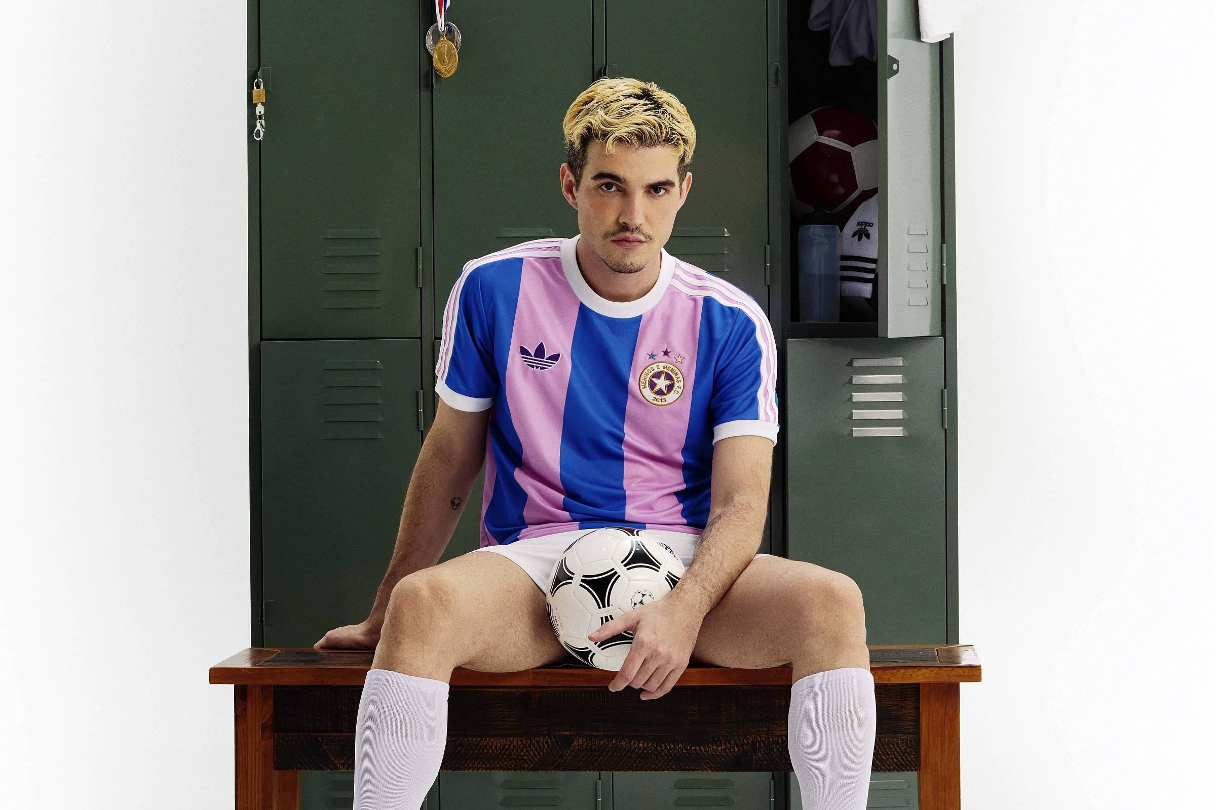 Moda 'sportcore' arranca roupas esportivas do guarda-roupa hétero e dos gramados