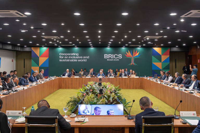 Brics prepara levantamento de sistemas em uso para facilitar pagamentos entre países
