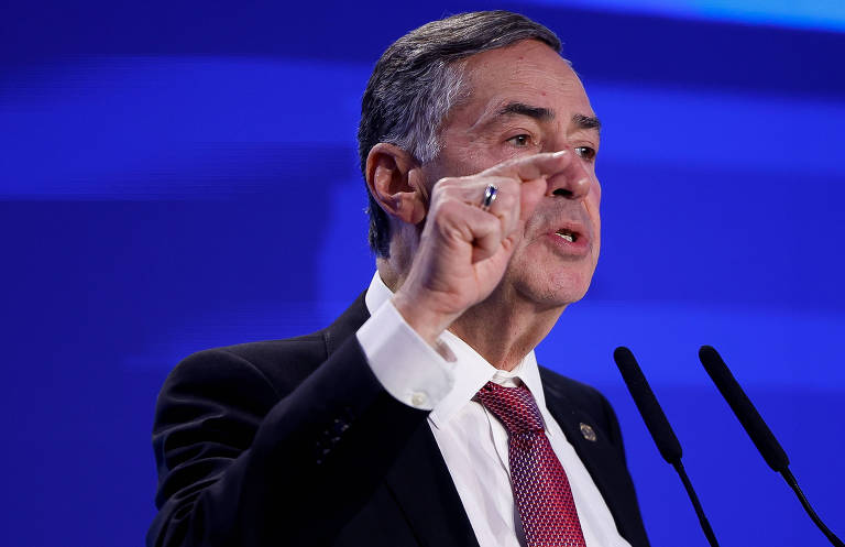 Inquérito no STF que mira bolsonaristas será mantido porque fatos se multiplicaram, diz Barroso