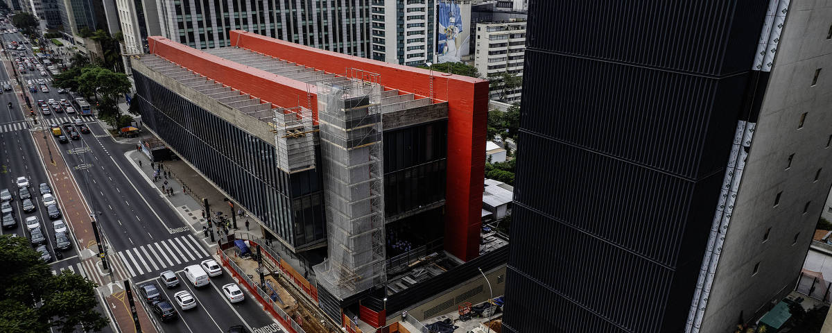 Sao Paulo, SP, BRASIL, 22-11-2024:  Abertura do predio anexo do MASP: Vista predio  anexo ( a dir) e do MASP na av Paulista que sera inaugurado  (Foto: Eduardo Knapp/Folhapress, ILUSTRADA)
