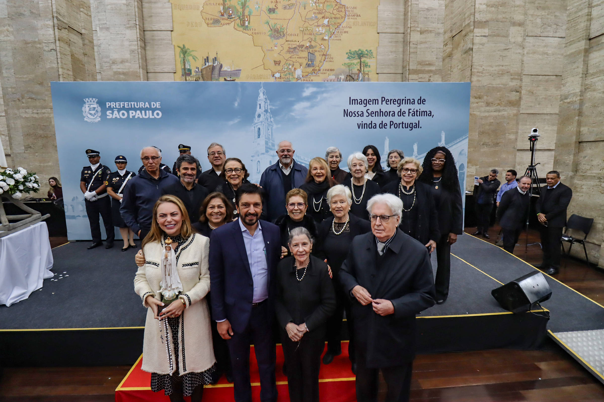 Católico, Ricardo Nunes autoriza missa no prédio da prefeitura