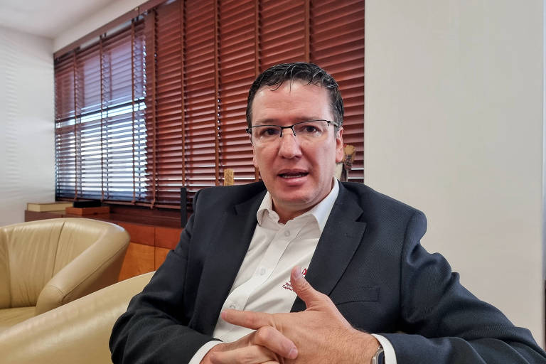 Por que baixar preço do café?, questiona líder colombiano do setor