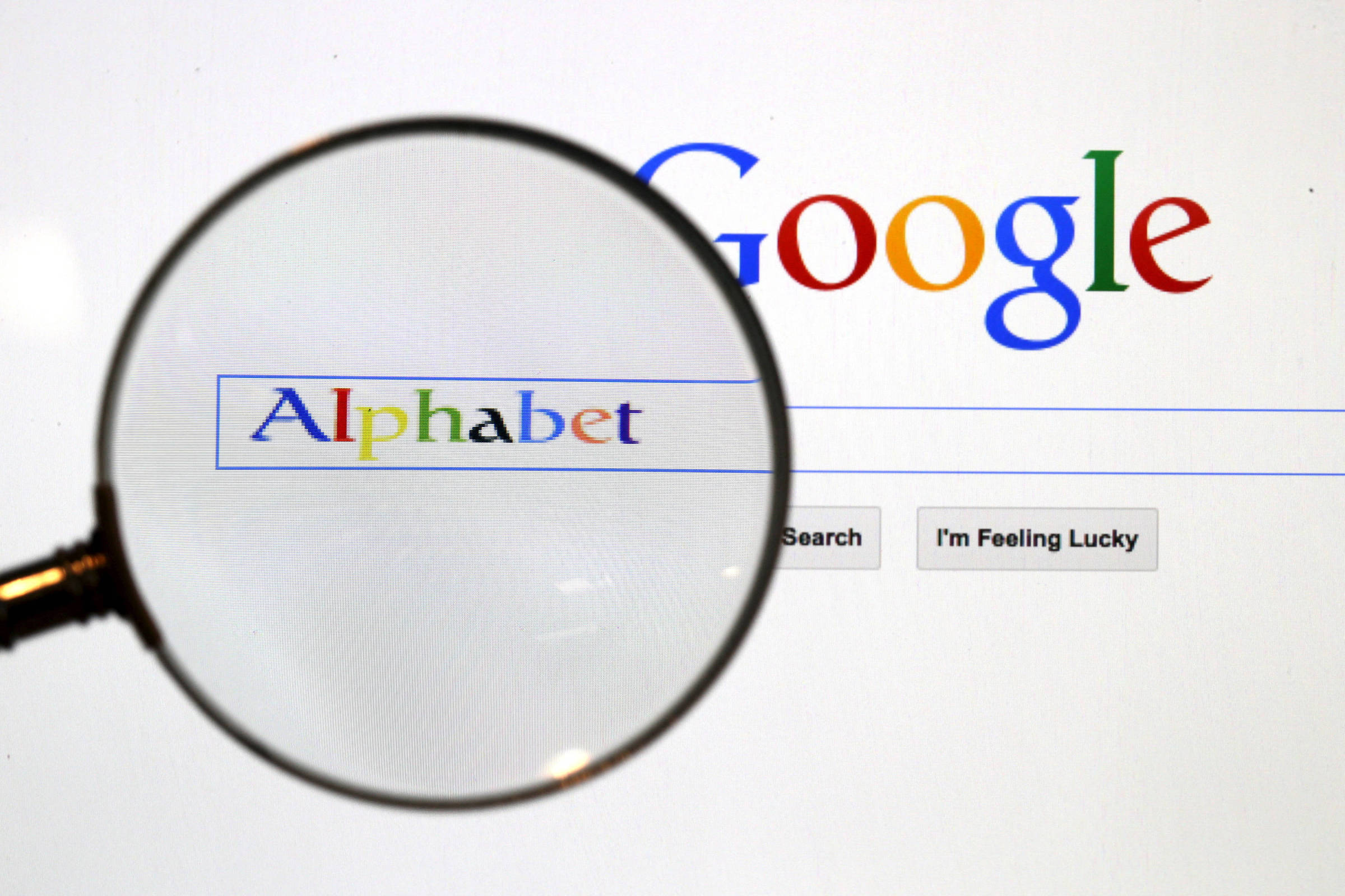 Editoras independentes fazem queixa antitruste na UE contra IA do Google