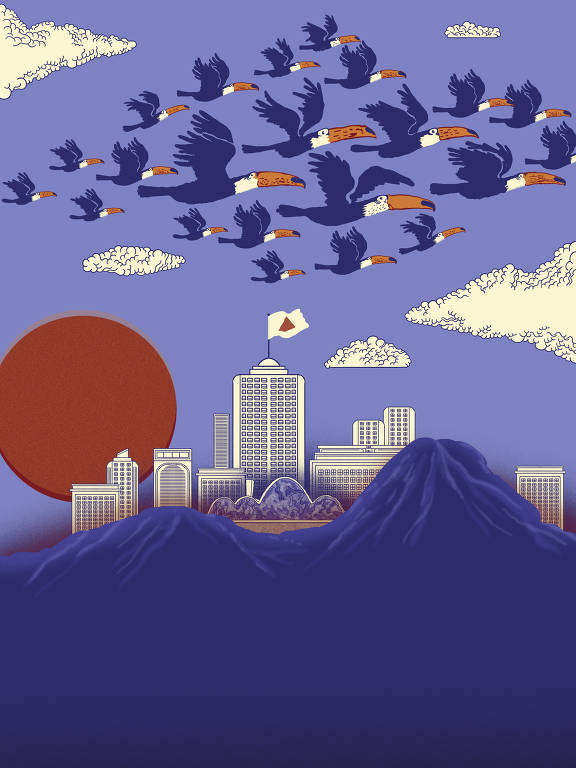 A imagem apresenta uma paisagem urbana estilizada com um grande sol vermelho ao fundo. No centro, há uma cidade com edifícios, e ao fundo, uma montanha. Acima da cidade, um grupo de pássaros voa, alguns com faixas laranjas. O céu é de um tom roxo, com nuvens brancas dispersas.